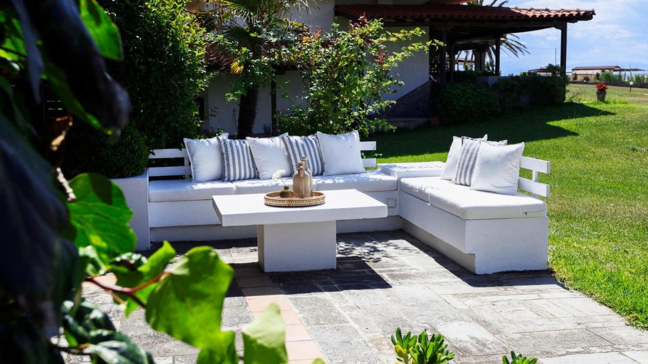 Soleado Beachfront Villa Skála Foúrkas Extérieur photo