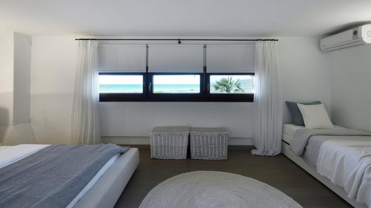 Soleado Beachfront Villa Skála Foúrkas Extérieur photo
